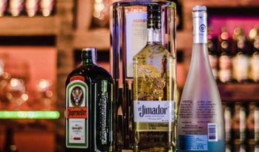 Festive Season Reality Check: Can Alcohol Damage Your Hips?