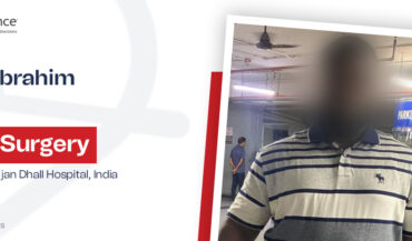 خضع السيد كورتيس إبراهيم لعملية جراحية في العمود الفقري في فورتيس إف إل تي. مستشفى الملازم راجان دال، دلهي، الهند